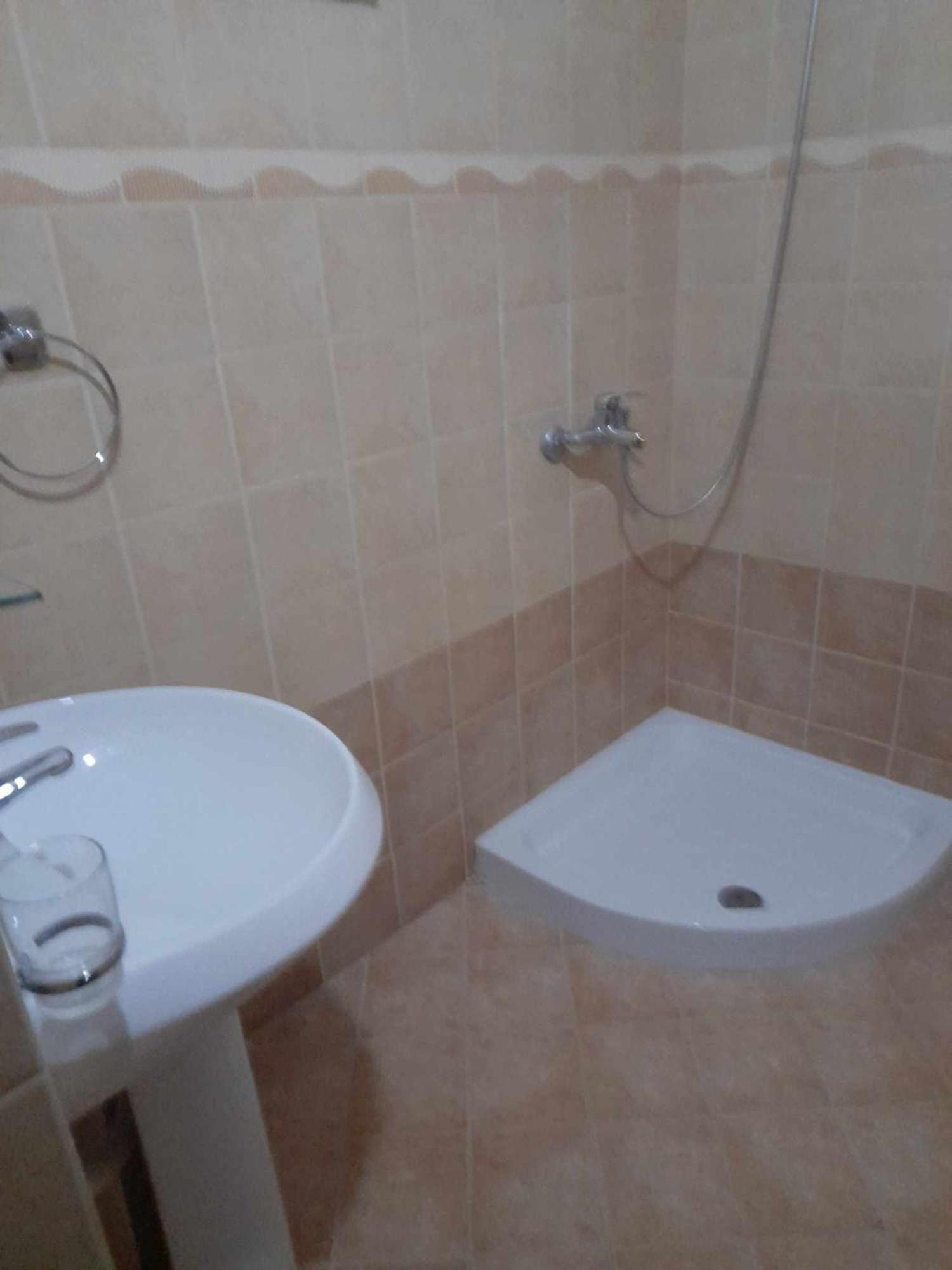 Tina'S Apartment Gjirokaster Ngoại thất bức ảnh